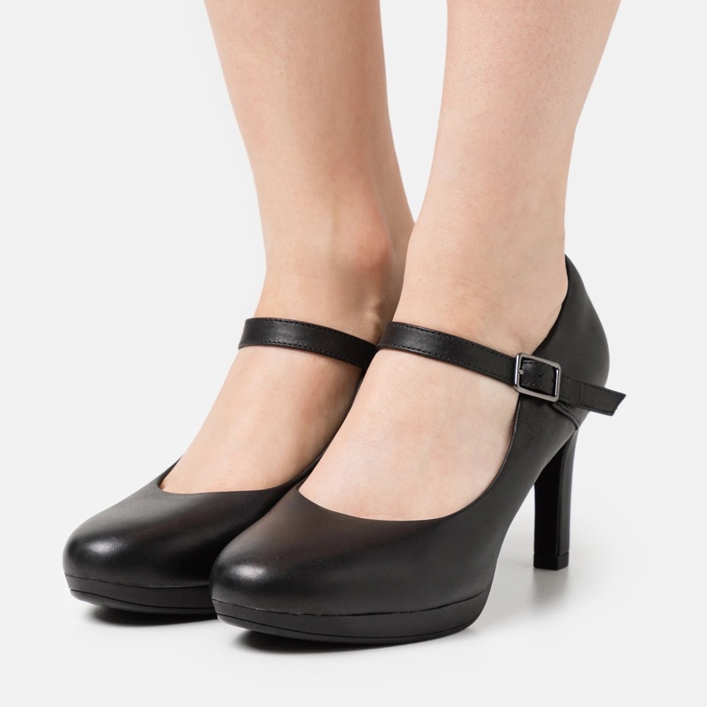Black Leather Pumps with Strap